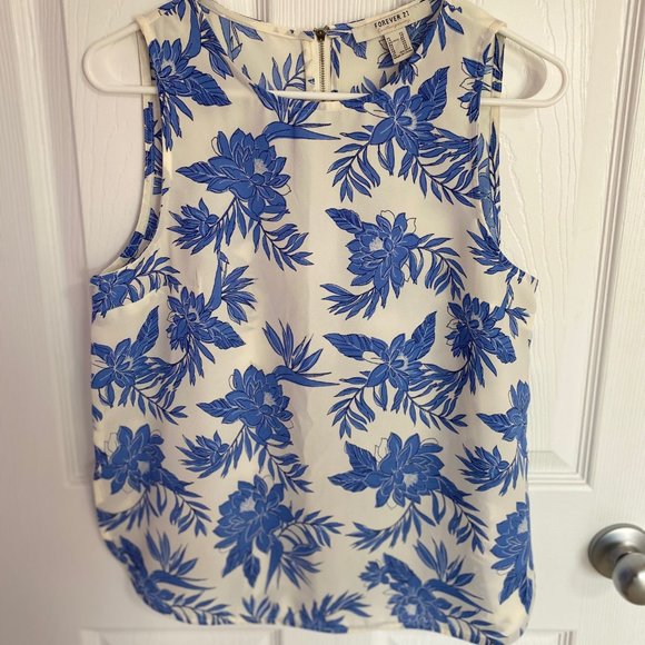Forever 21 Contemporary Floral Top - Picture 1 of 1